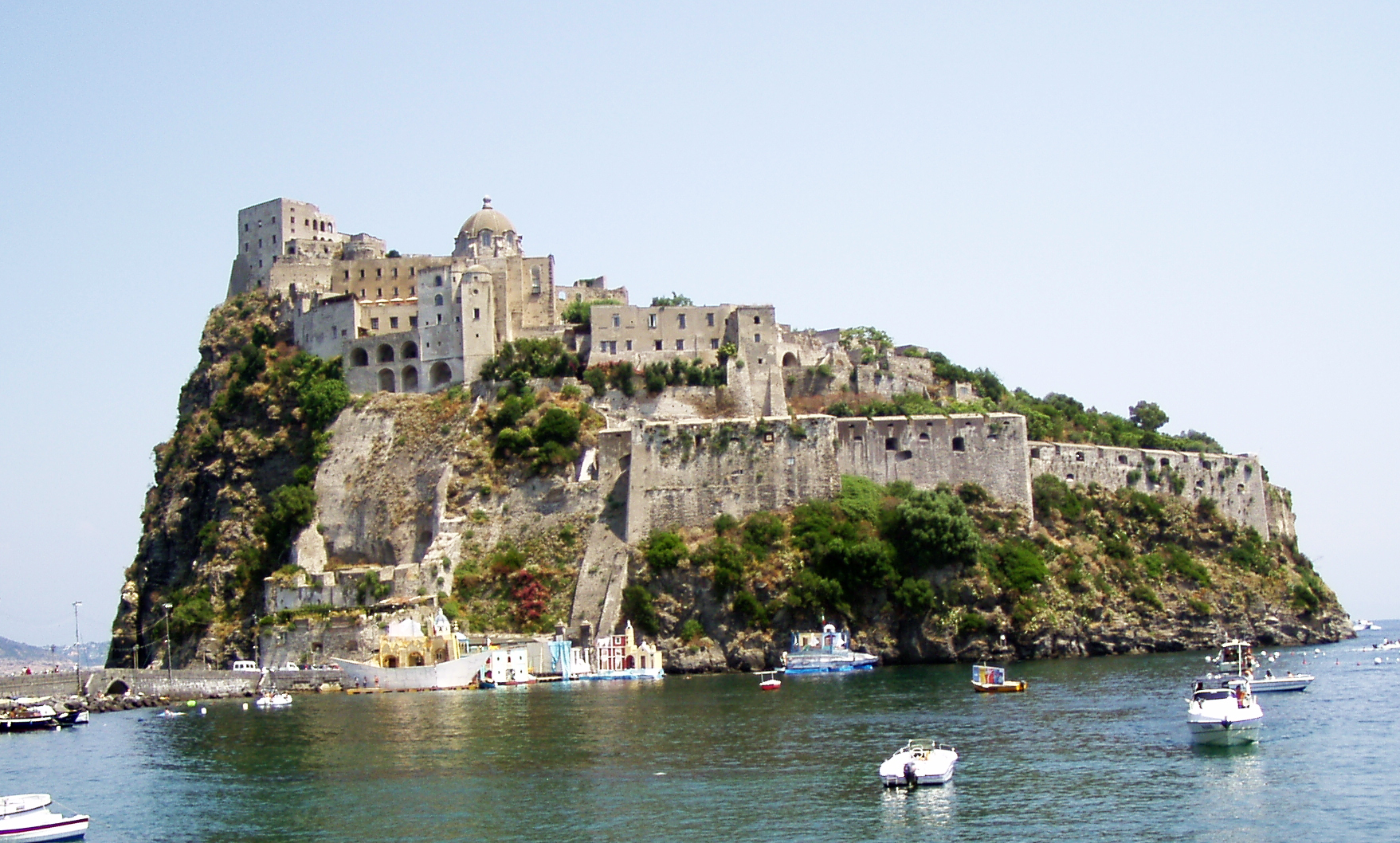 Ischia_Ponte_-_Aragonsky_Hrad